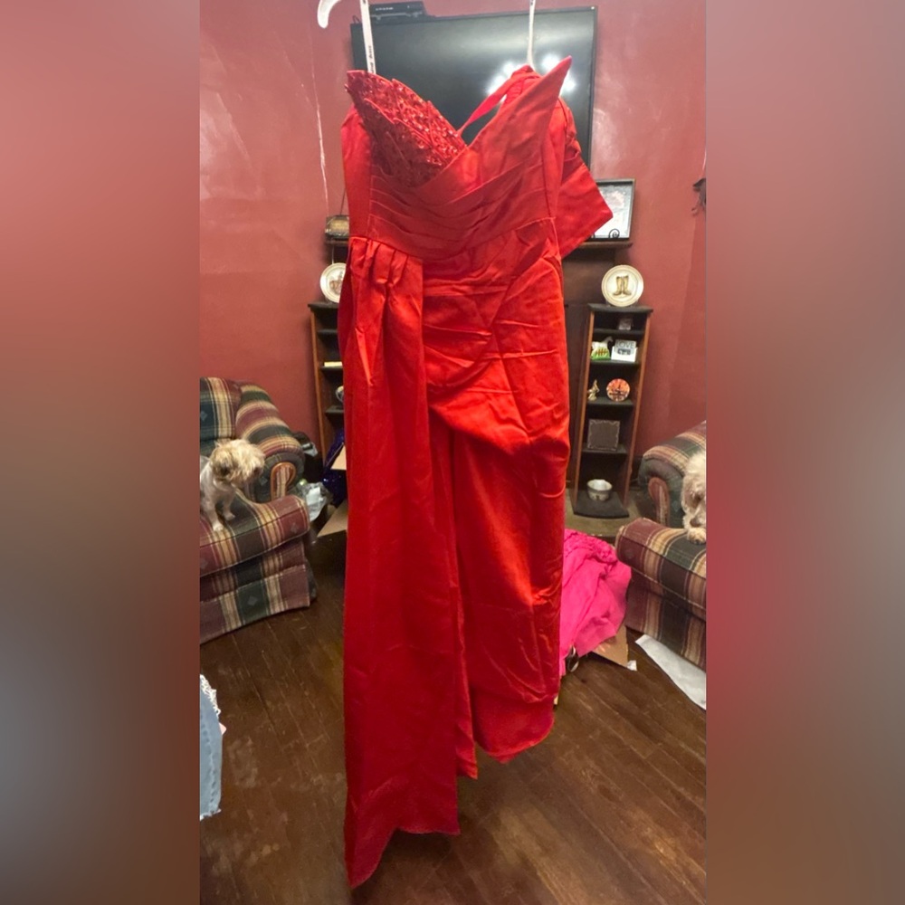 Elegant Red Strapless Gown